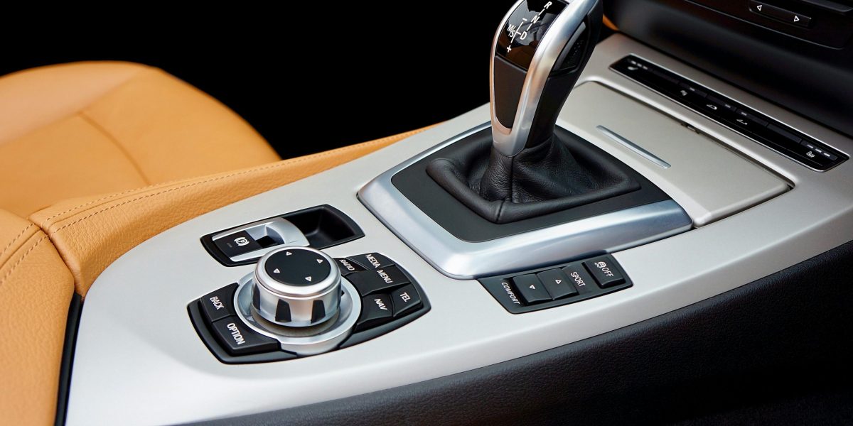 pexels-mikebirdy-1030649